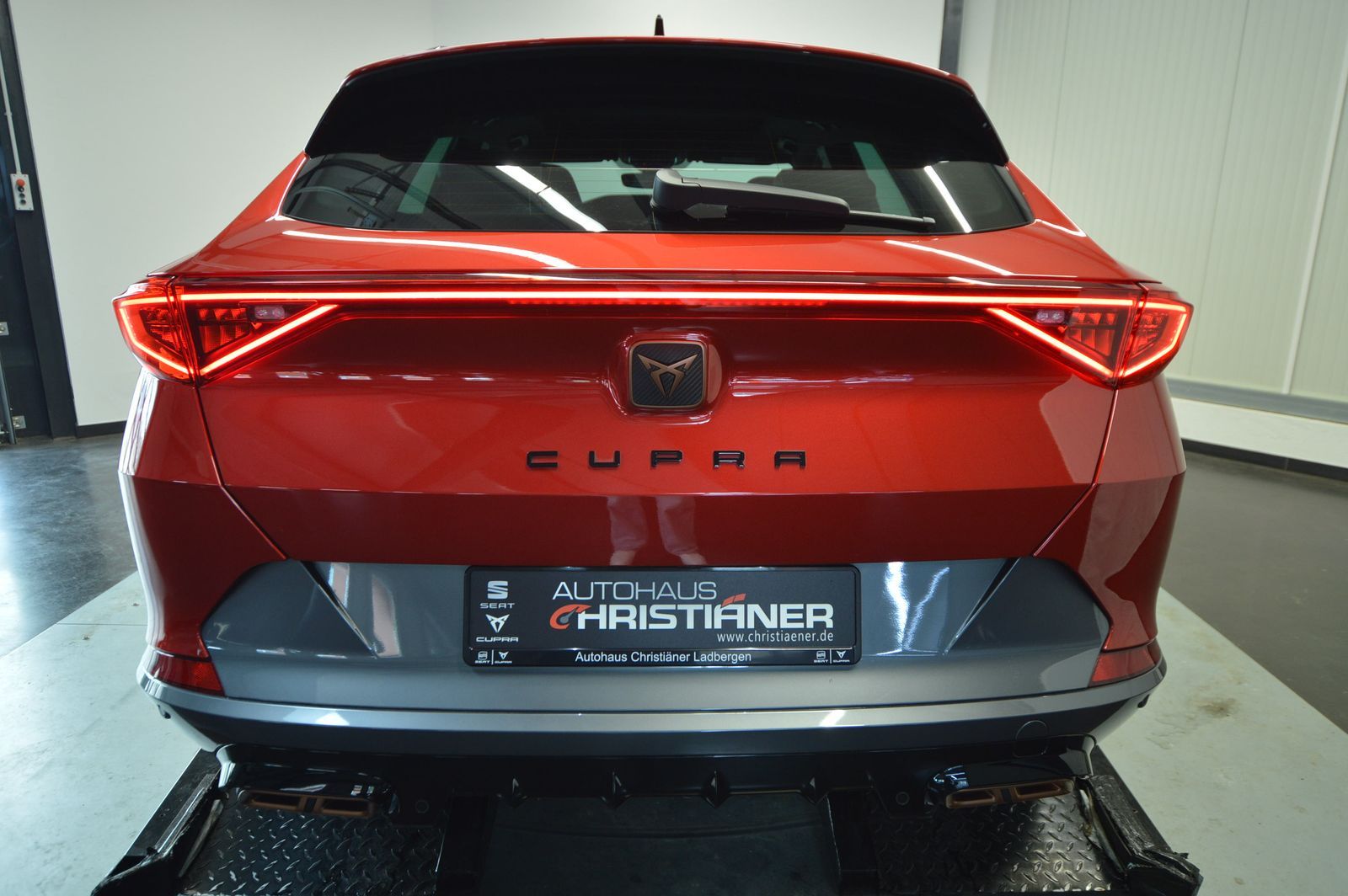 Cupra Formentor VZ 1.4 e-HYBRID - Samsaru's Car Outlet