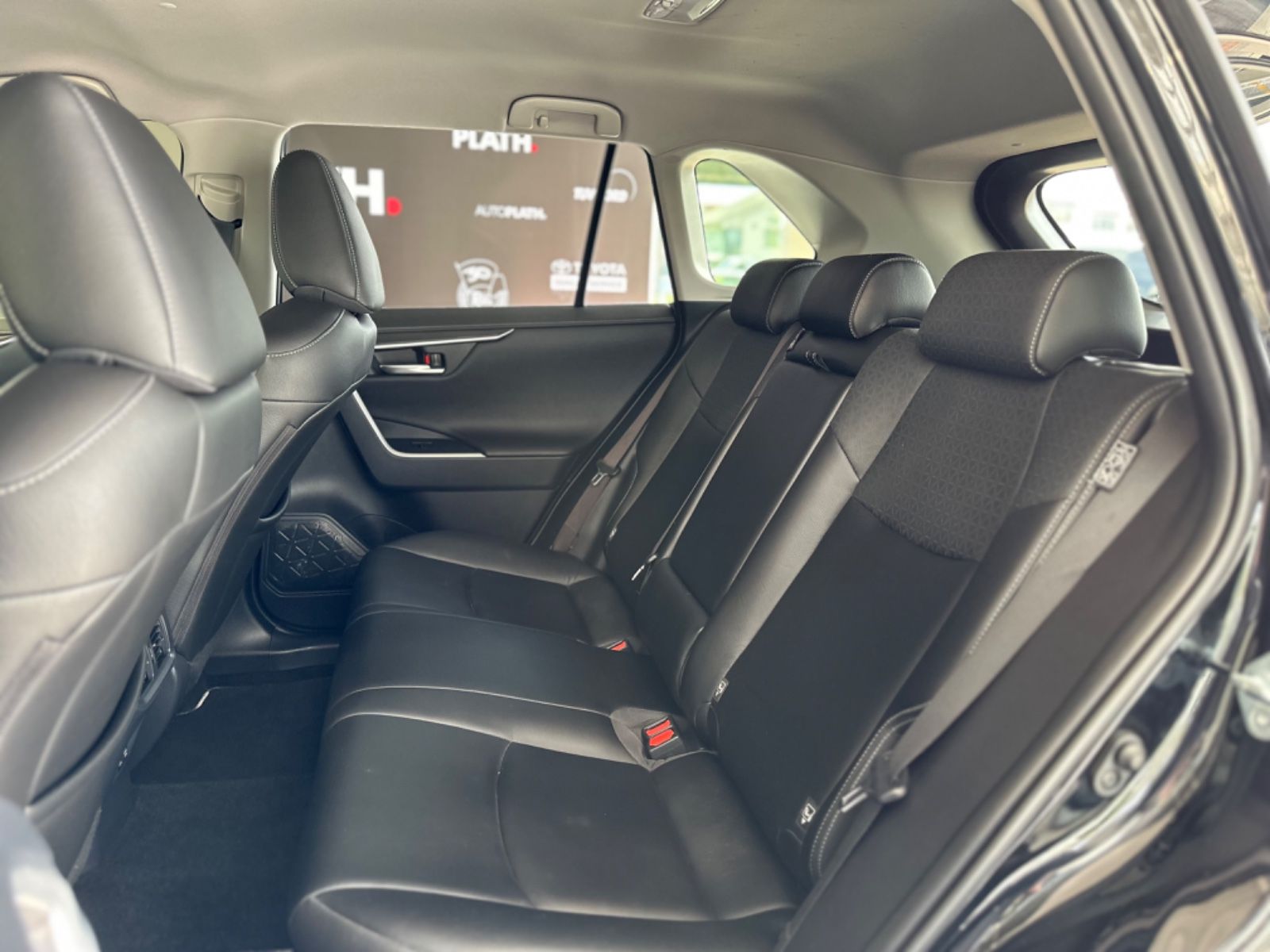 Toyota RAV 4 Hybrid - Samsaru's Car Outlet