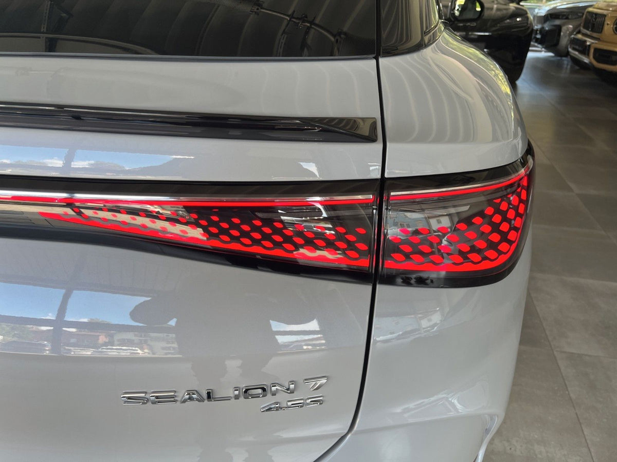 BYD Sealion 7