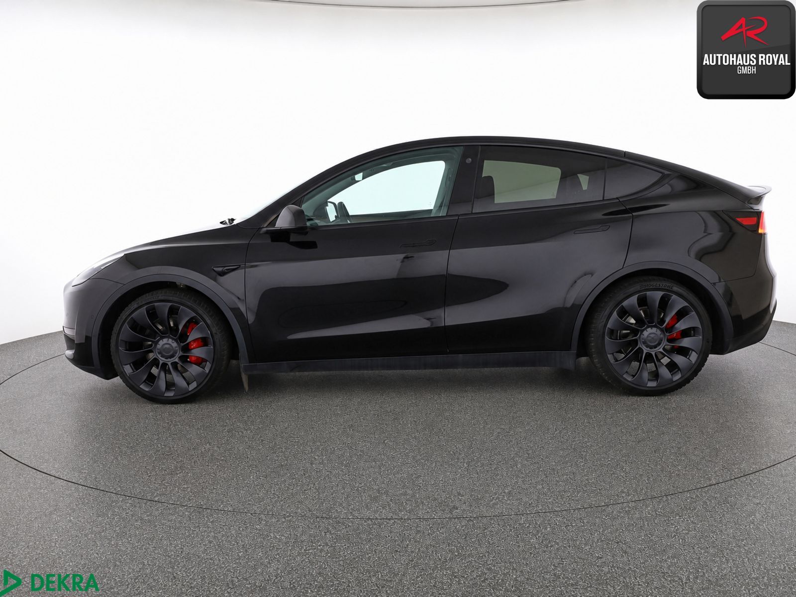 Tesla Model Y PERFORMANCE Dual Motor AWD PANO,KEYLESS