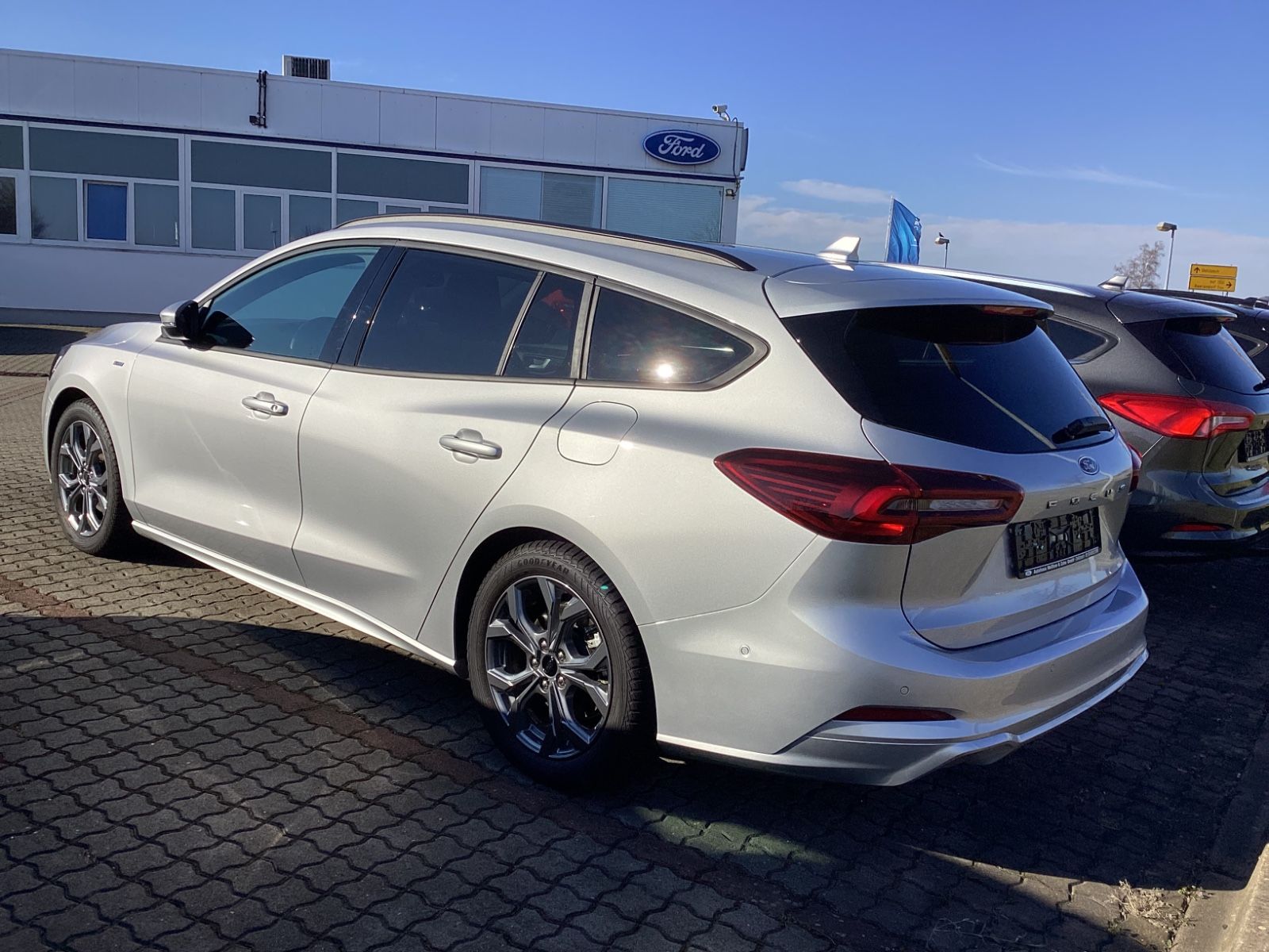 Ford Focus Turnier ST-Line X, AHK / ACC / WinterP./