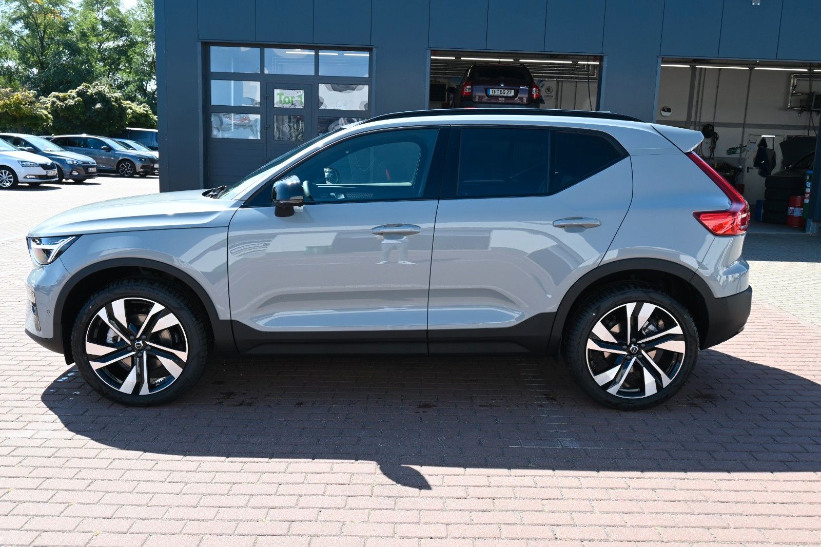 Volvo XC40 B4 DKG Ultra Dark*FSHZG*PANO*360°*ACC*AHK