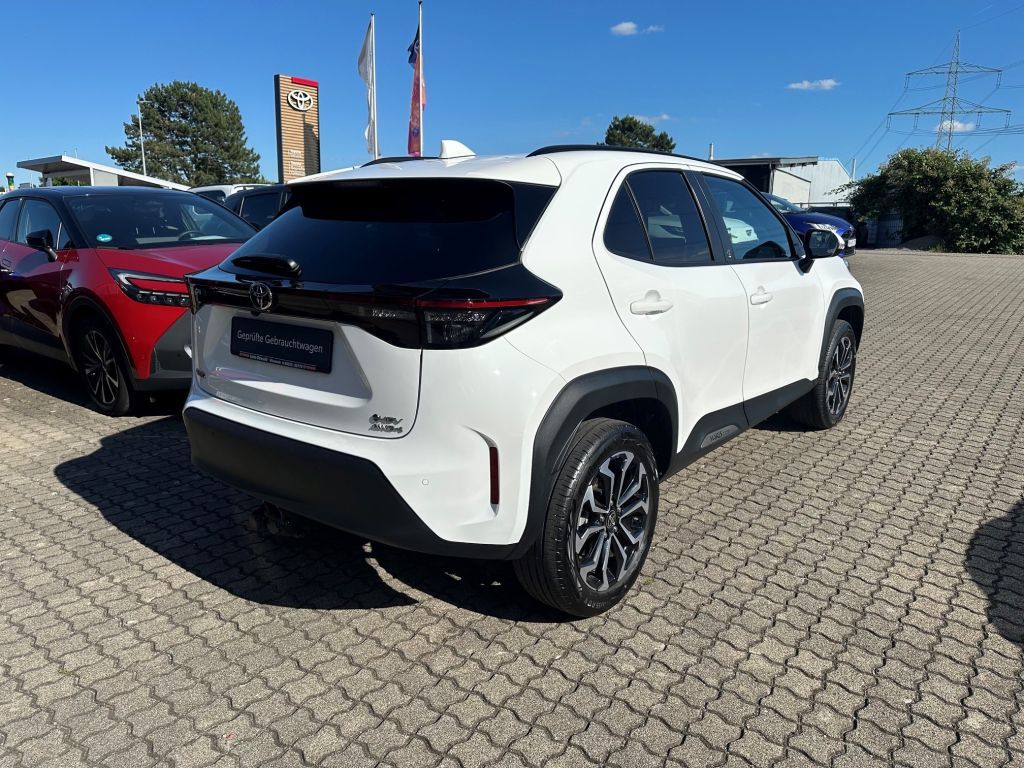 Toyota Yaris Cross AWD-i Team D