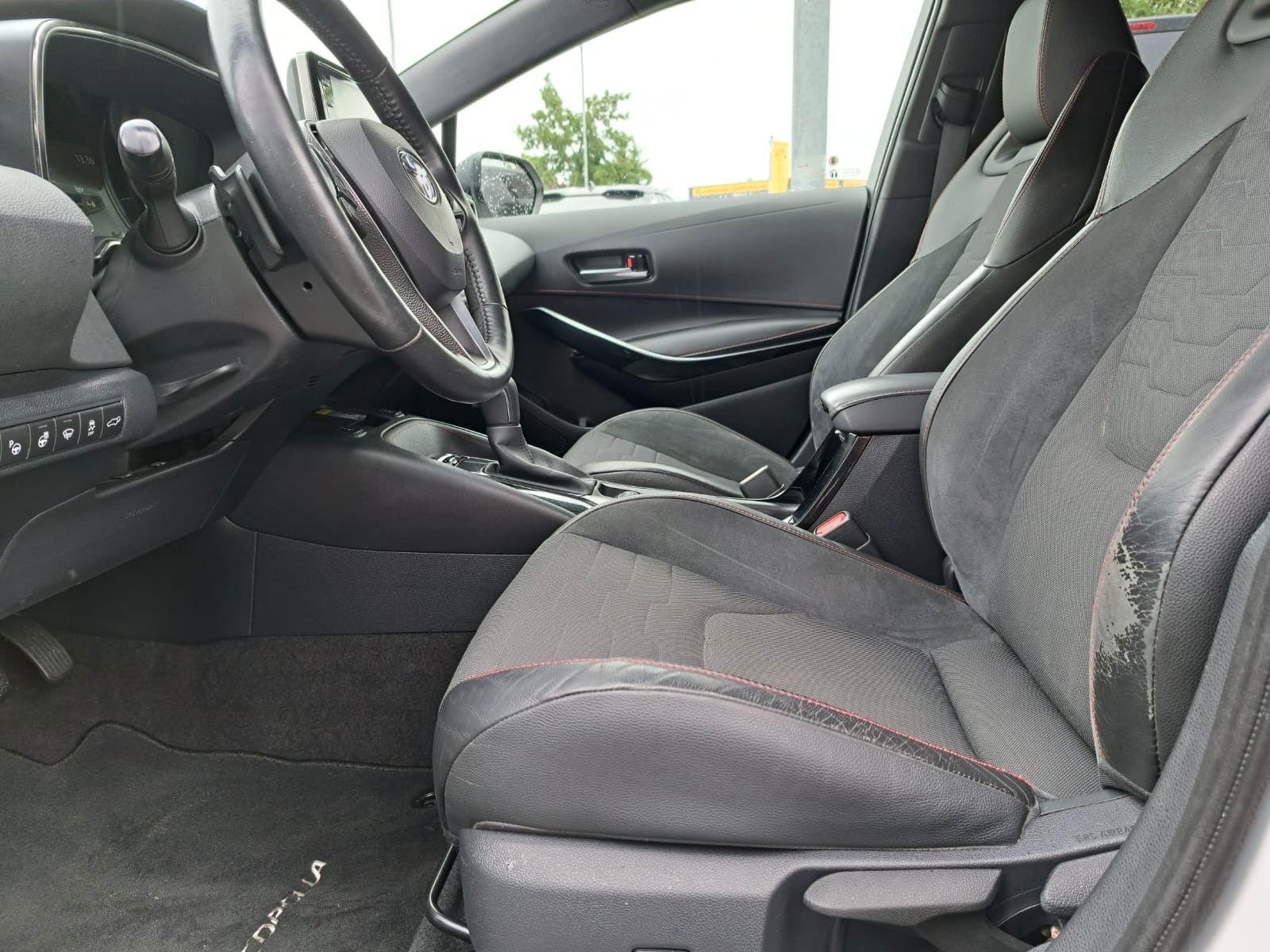 Toyota Corolla Touring Sports Hybrid Lounge - Samsaru's Car Outlet