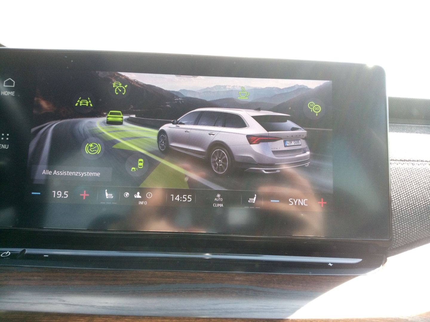 Skoda Octavia Combi Scout 2.0 TDI - Samsaru's Car Outlet