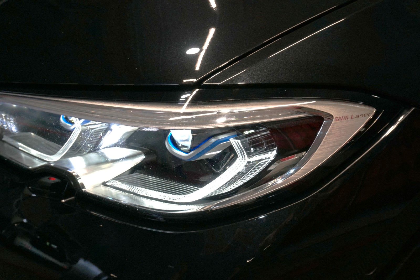 BMW 320 d xDrive - Samsaru's Car Outlet