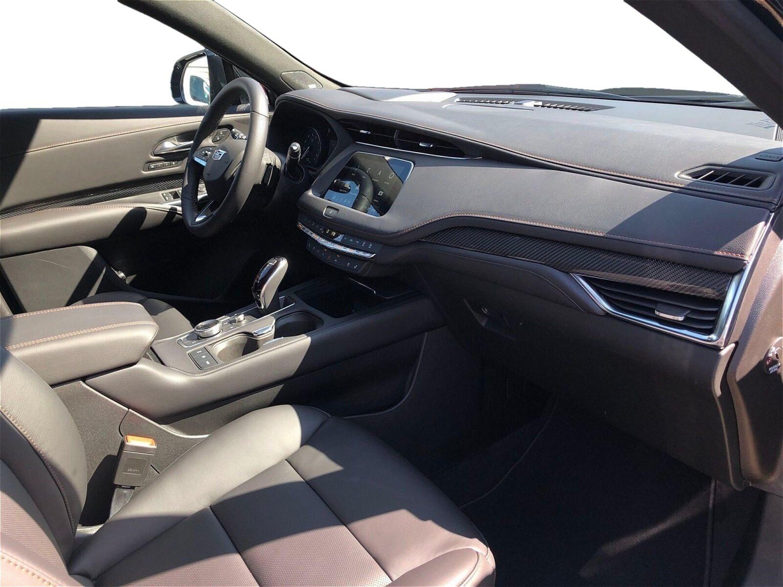 Cadillac XT4 2.0 T Sport AWD AHK*RFK*Schiebedach*HUD*LED