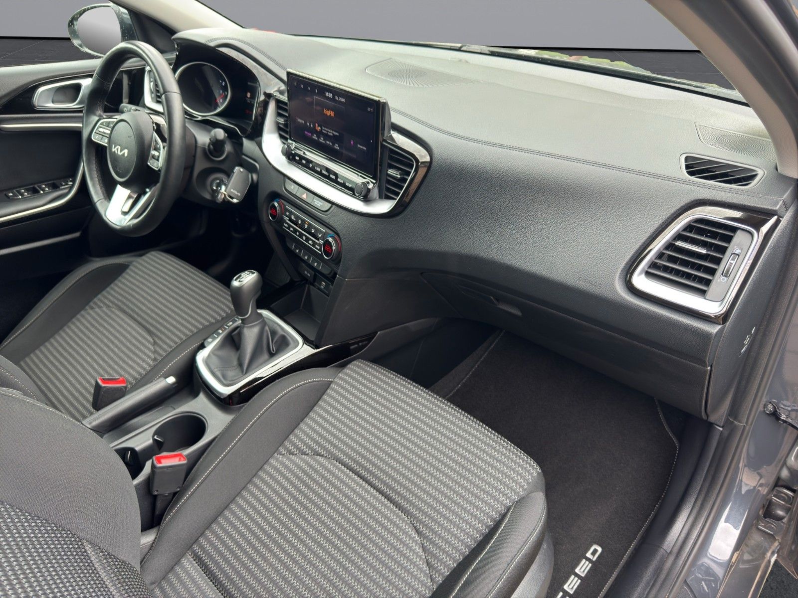 Kia cee'd / Ceed Vision - Samsaru's Car Outlet