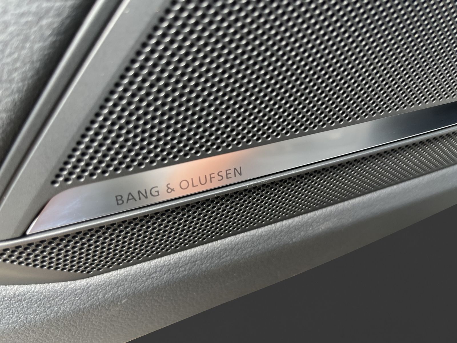 Audi A6 Limousine 45 TFSI QUATTRO S-LINE - Samsaru's Car Outlet