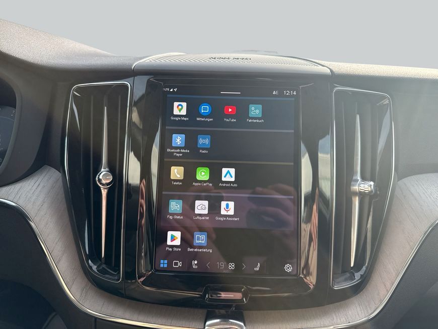 Volvo XC60 B5 B AWD Plus Dark