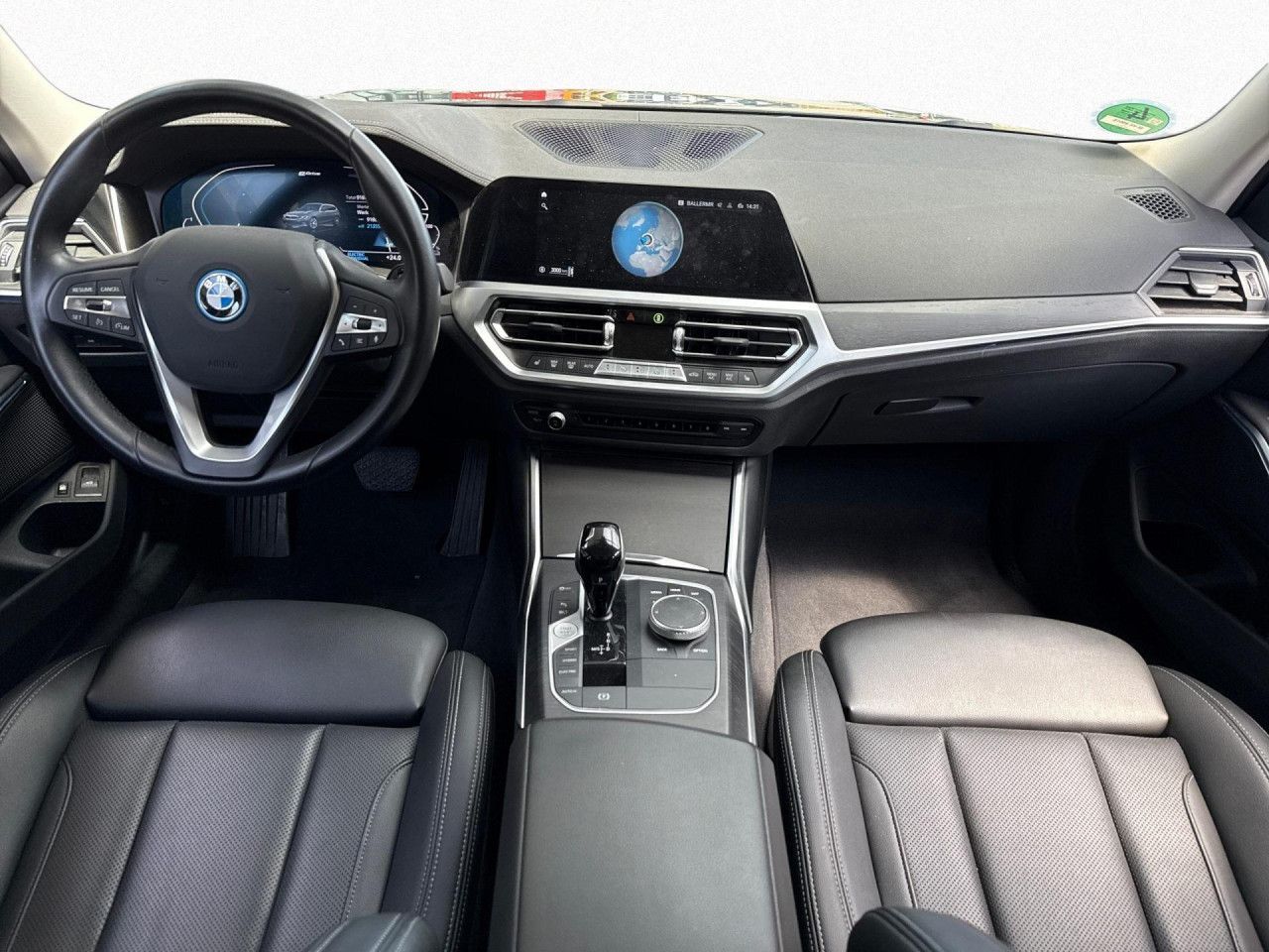 BMW 330e Touring Aut. Luxury Line - Samsaru's Car Outlet