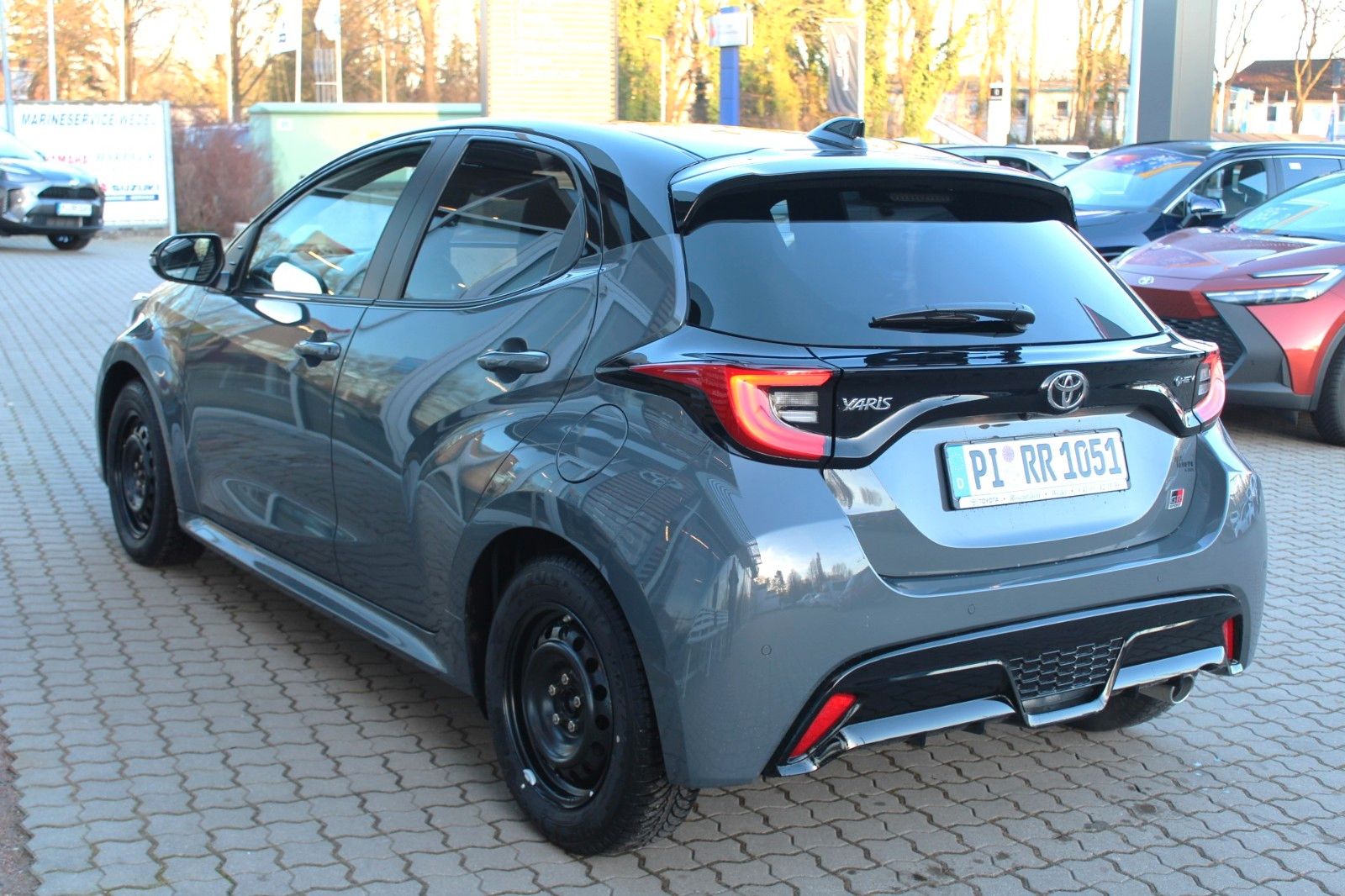 Toyota Yaris Hybrid GR Sport*LED*PDC*KAMERA*HEAD-UP*JBL