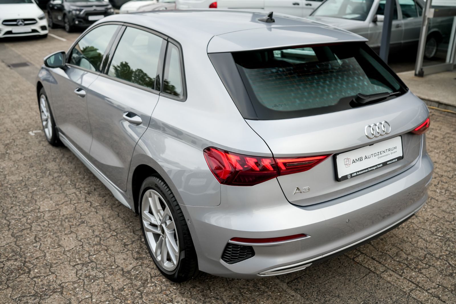 Audi A3 Sportback 35 TFSI advanced - Samsaru's Car Outlet