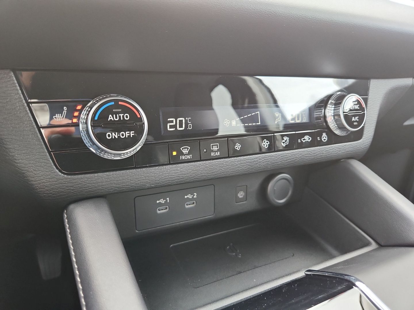Mitsubishi Plug-in Hybrid Outlander Intro 4WD *neues Modell