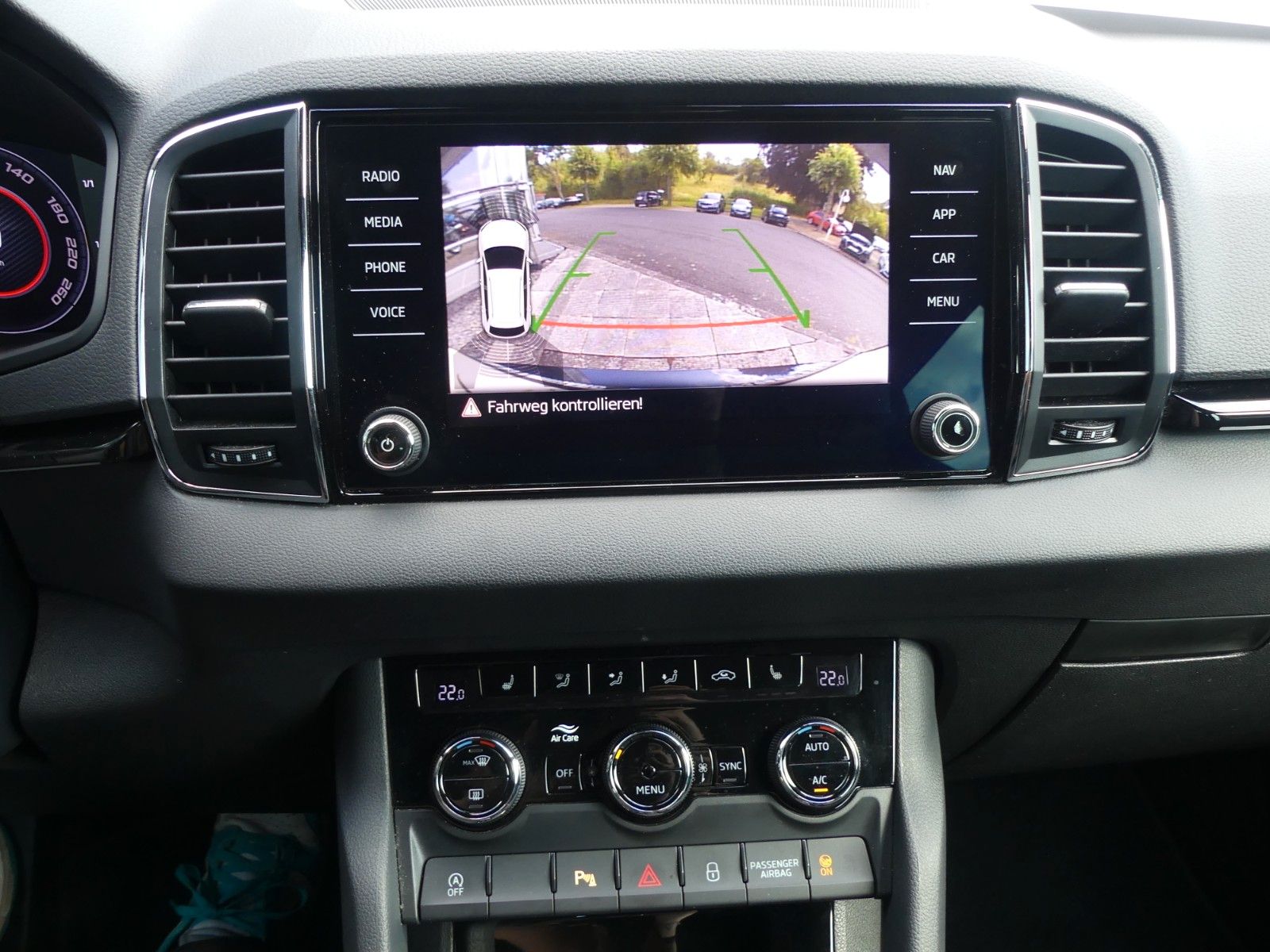 Skoda Karoq Sportline 4x4, Canton, LED, AHK, RF Kamera