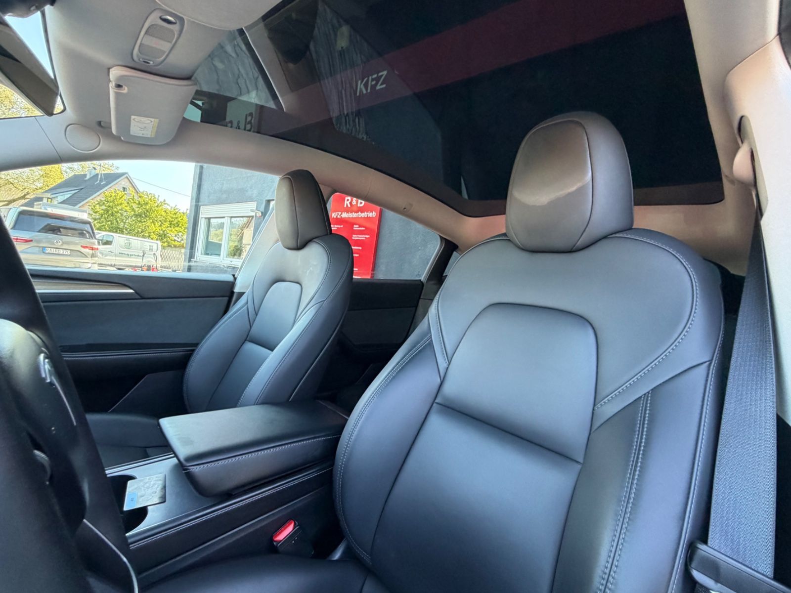 Tesla Model Y Long Range Dual AWD*360Kamera*1xHand*Übe
