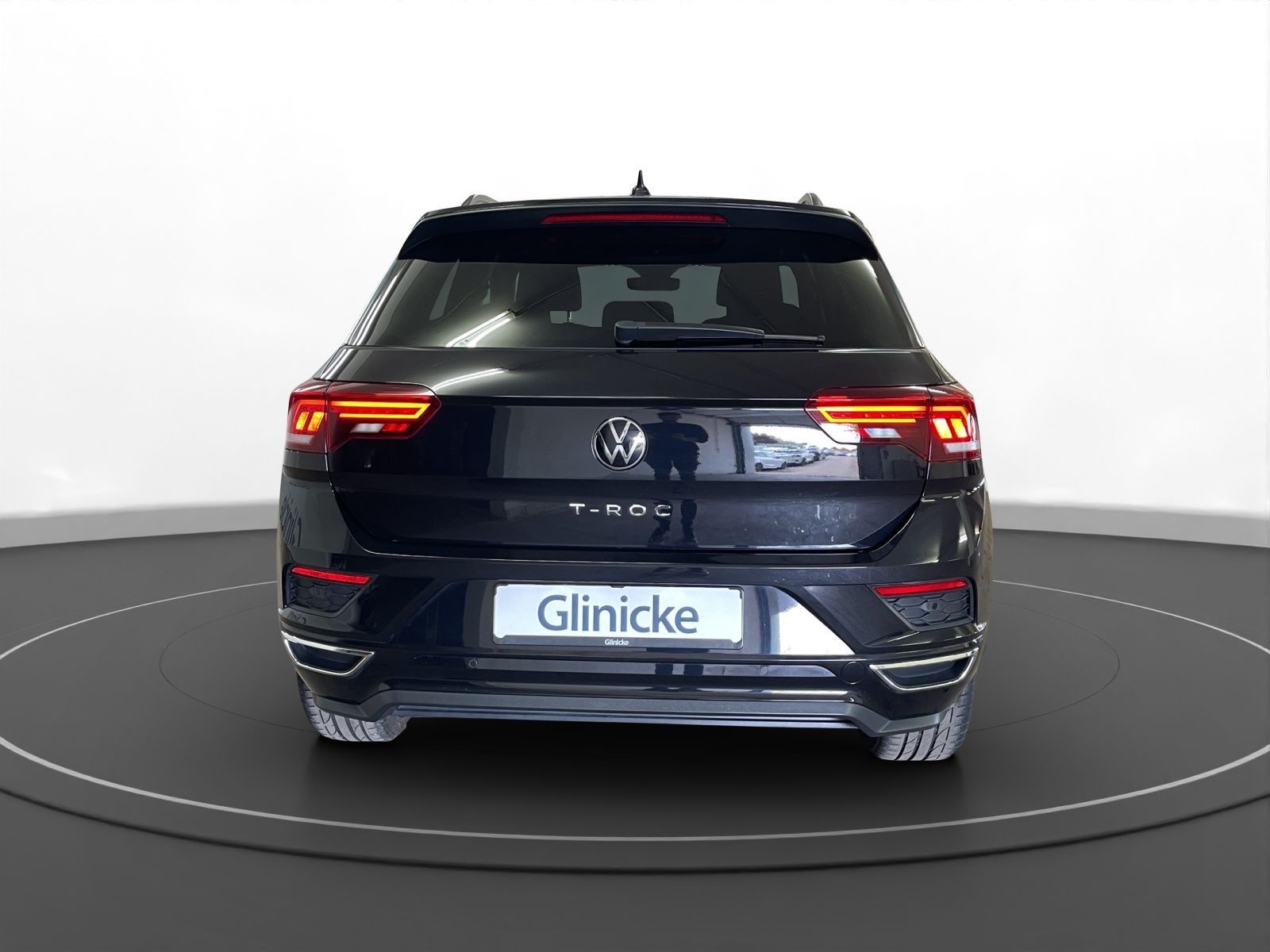 Volkswagen T-Roc 1.5 TSI Sport R-Line - Samsaru's Car Outlet