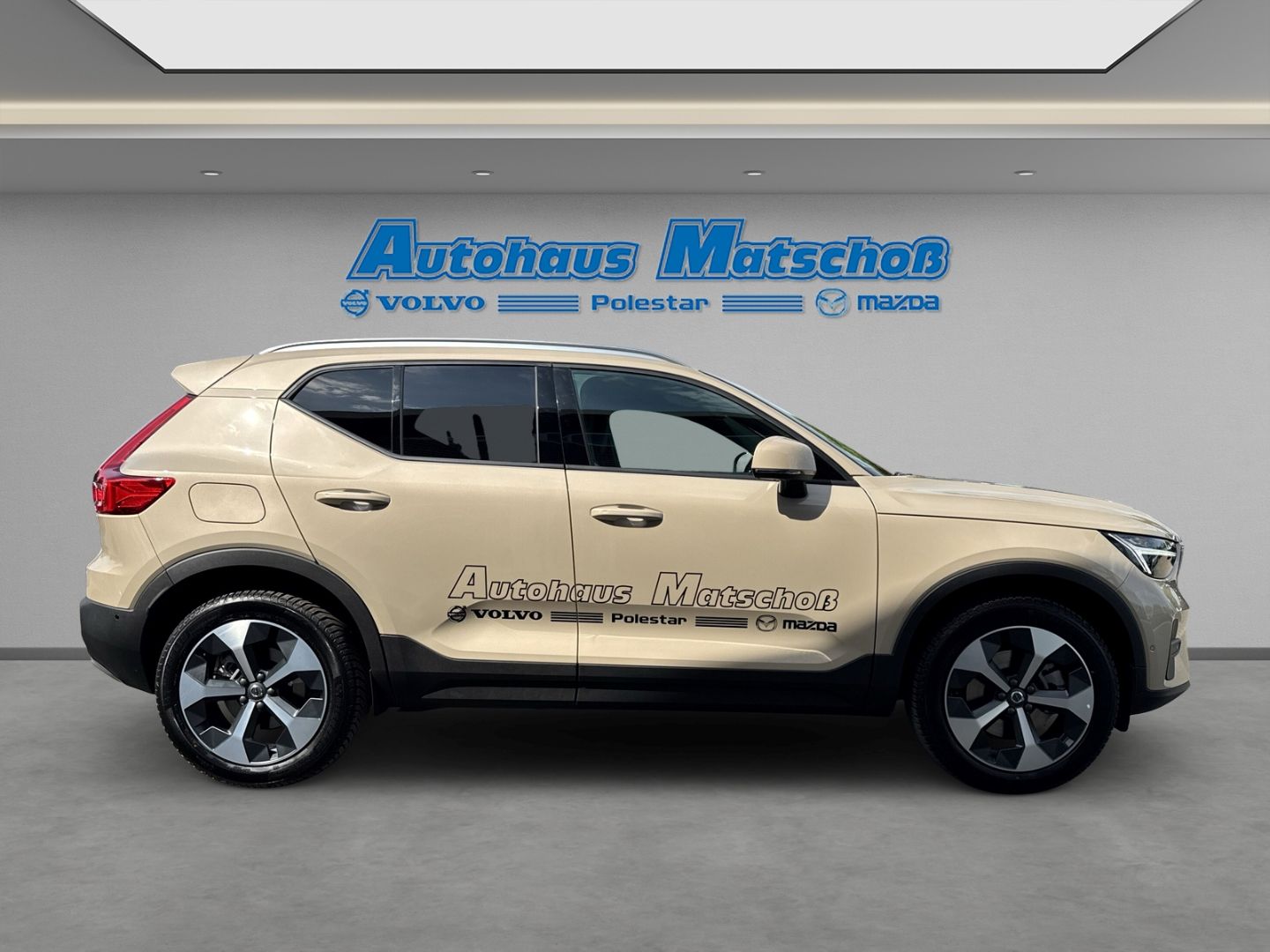Volvo XC40 Core B3 - Samsaru's Car Outlet