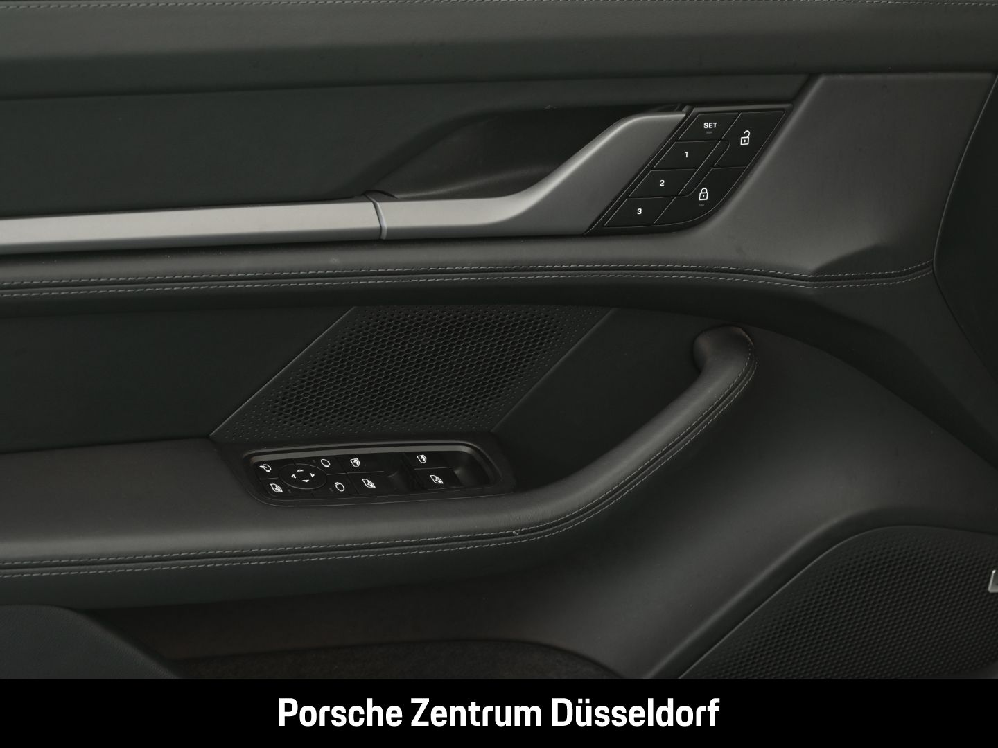 Porsche Taycan 4S Sport Turismo Neptunblau BOSE Panorama