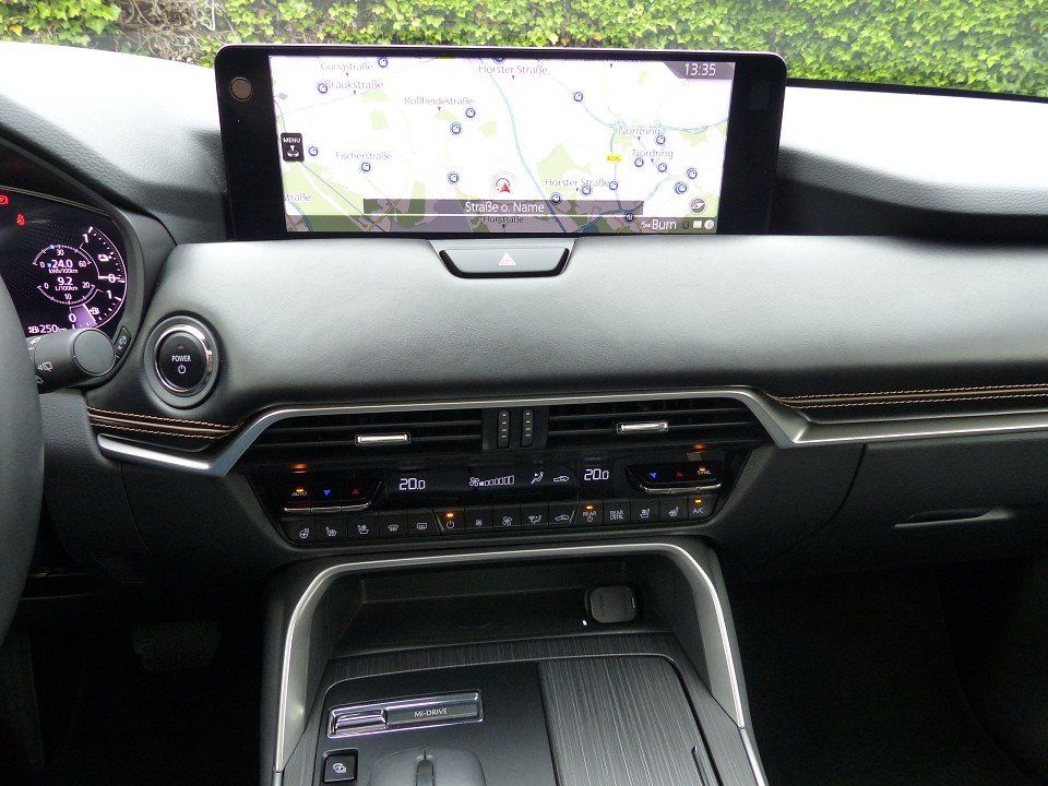 Mazda CX-80 2.5L e-SKYACTIV PHEV Homura Plus mit Anhän