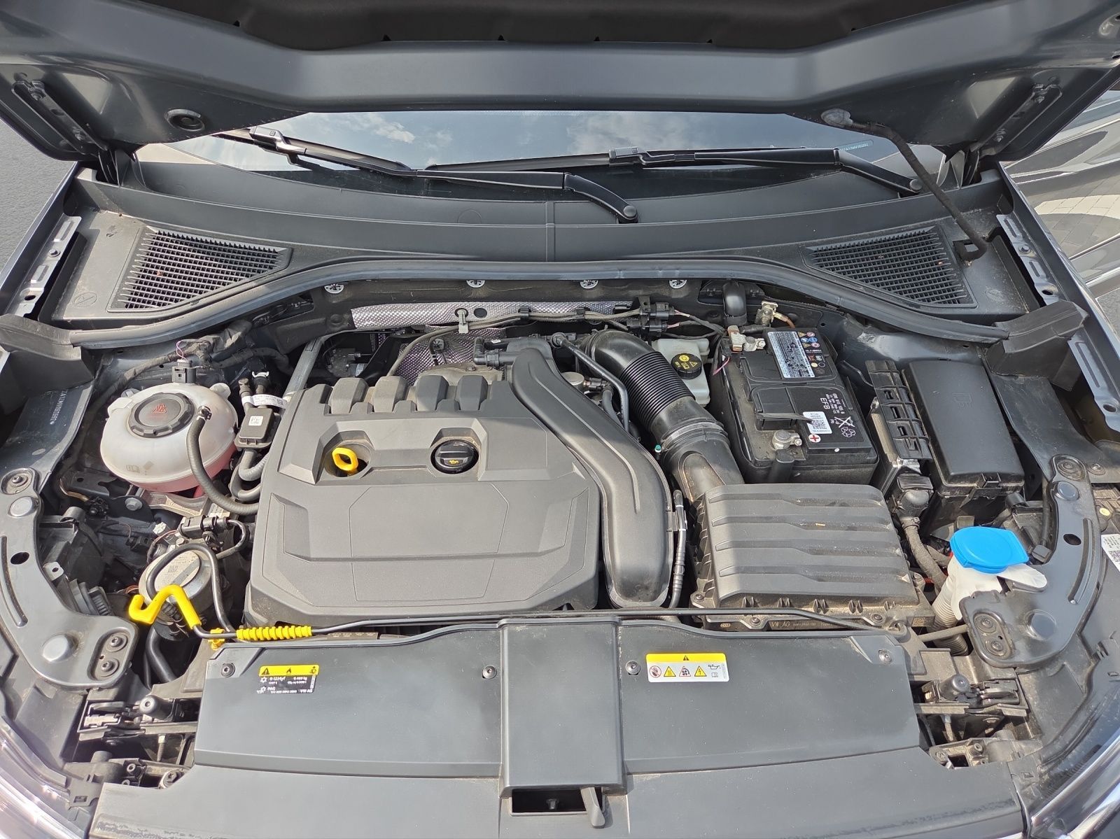 Volkswagen T-Roc 1.5 TSI DSG SPORT - Samsaru's Car Outlet