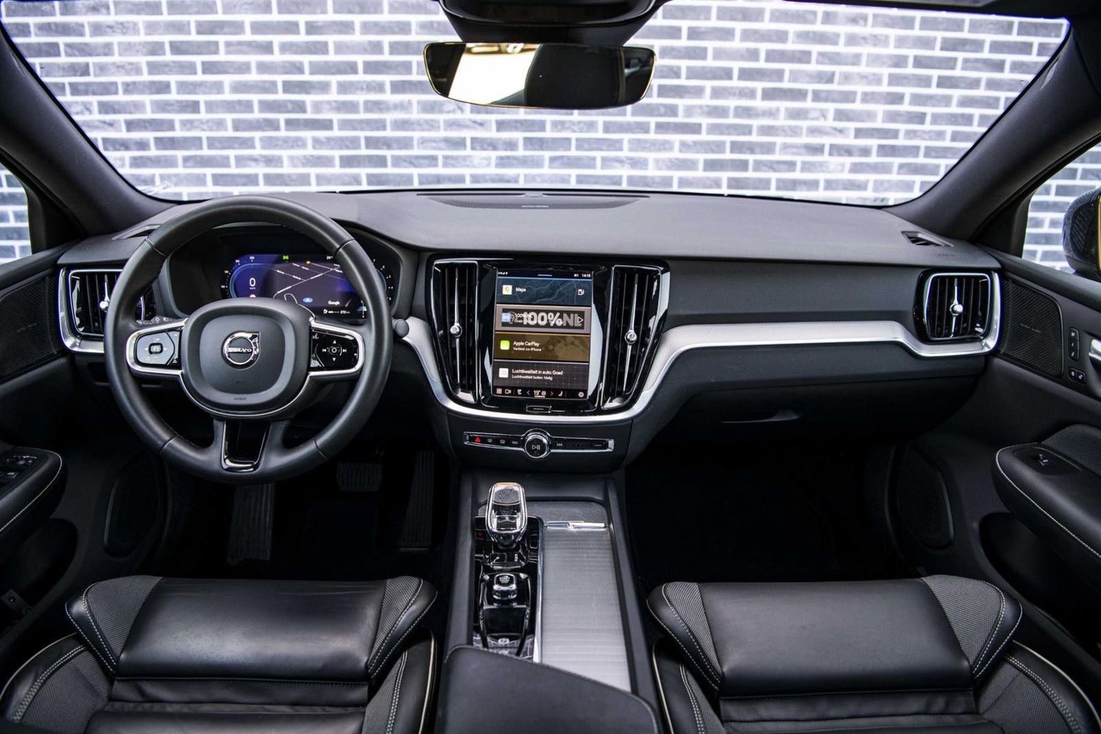 Volvo S60 2.0 B4 Plus Dark | Panoramisch schuif/kantel