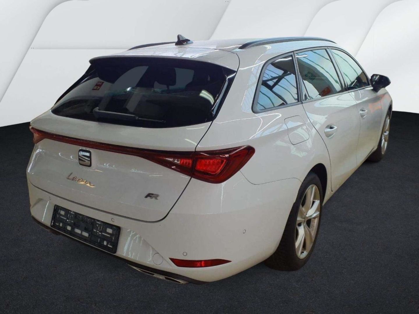 Seat Leon Sportstourer 2.0 TDI DSG FR AHK/NAV/RFK/ACC