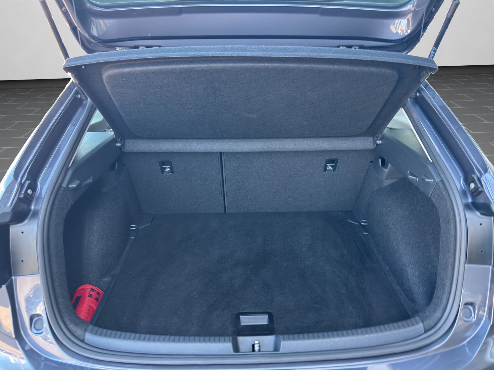Volkswagen Taigo 1.0 TSI Life - Samsaru's Car Outlet