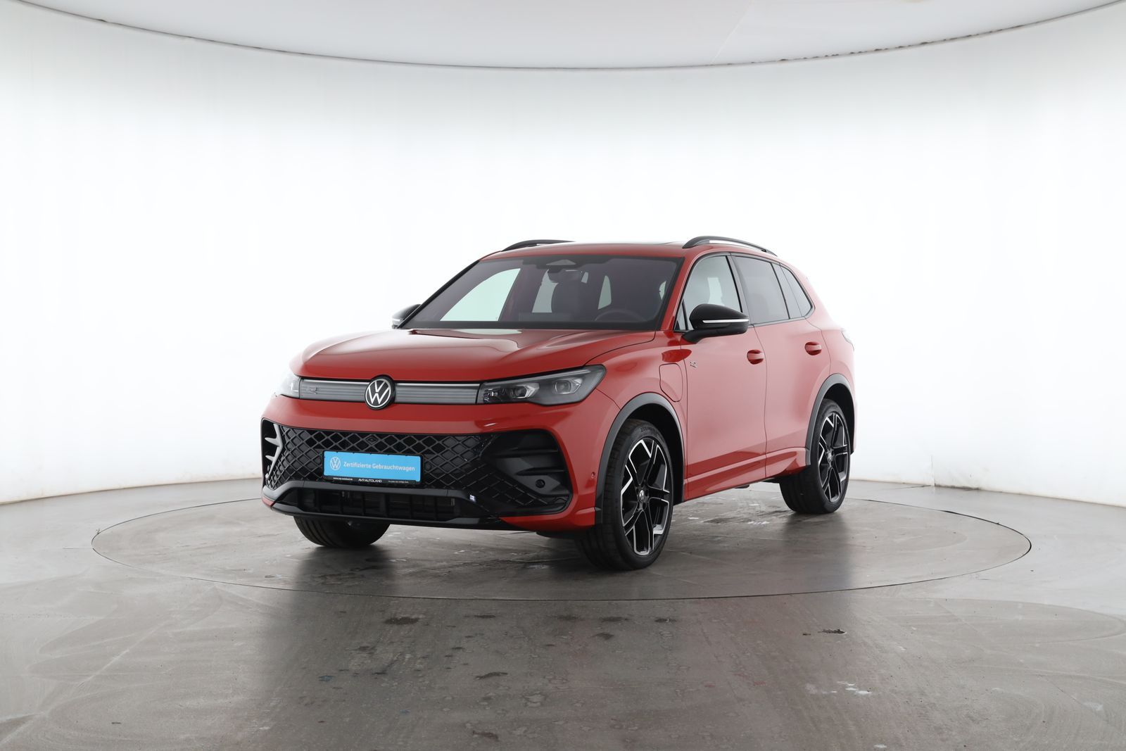 Volkswagen Tiguan 1.5 TSI DSG eHybrid R-Line | PANO | AHK |