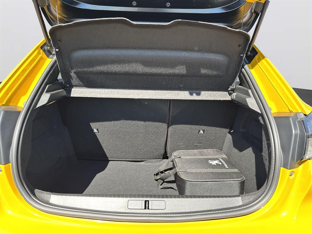 Peugeot e-208 136 GT Pack - Samsaru's Car Outlet