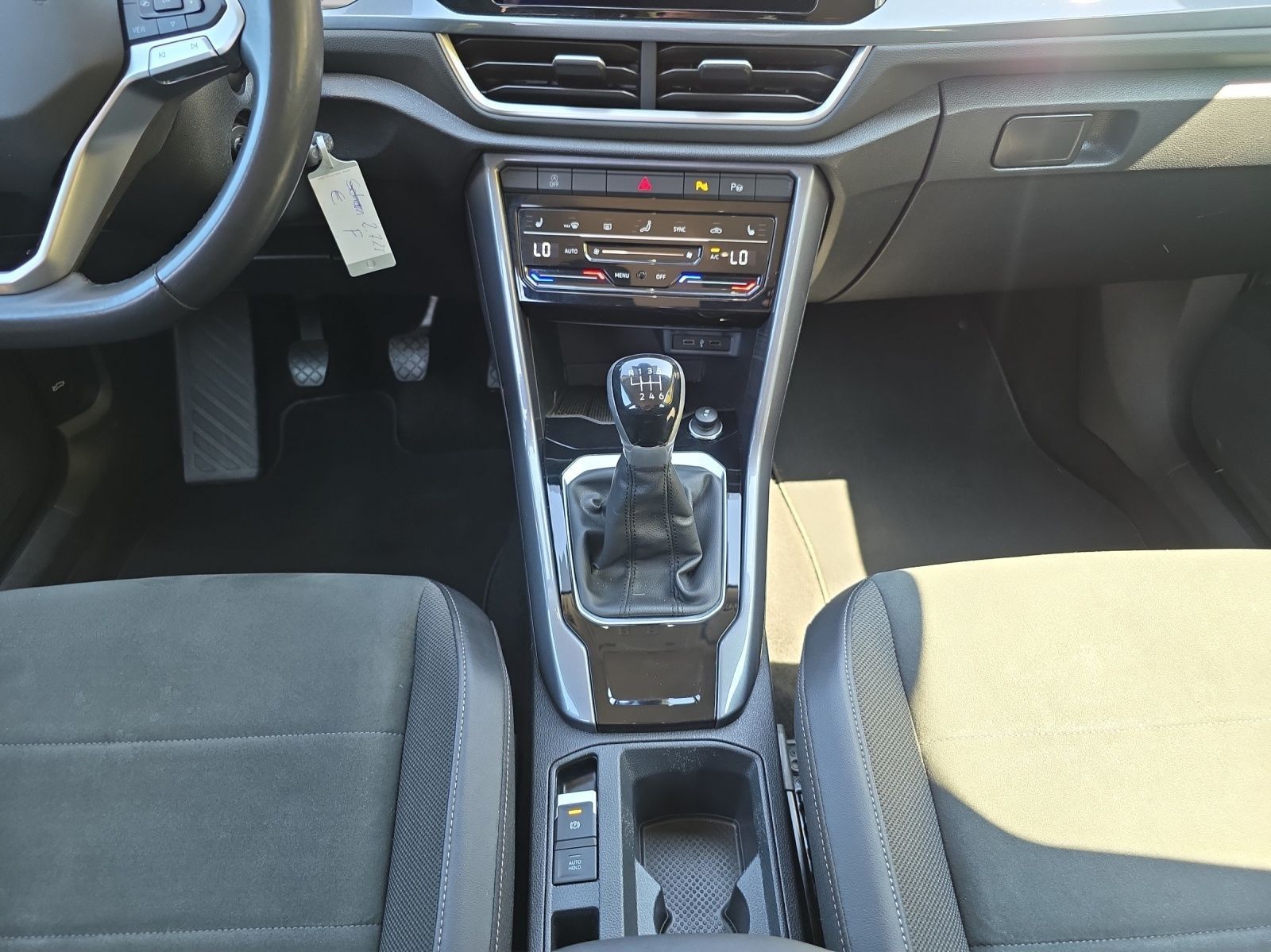Volkswagen T-Roc 2.0 TDI Style - Samsaru's Car Outlet