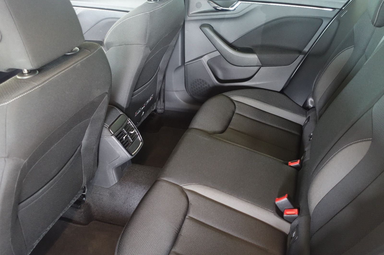 Skoda Kamiq 1.0 TSI Tour - Samsaru's Car Outlet
