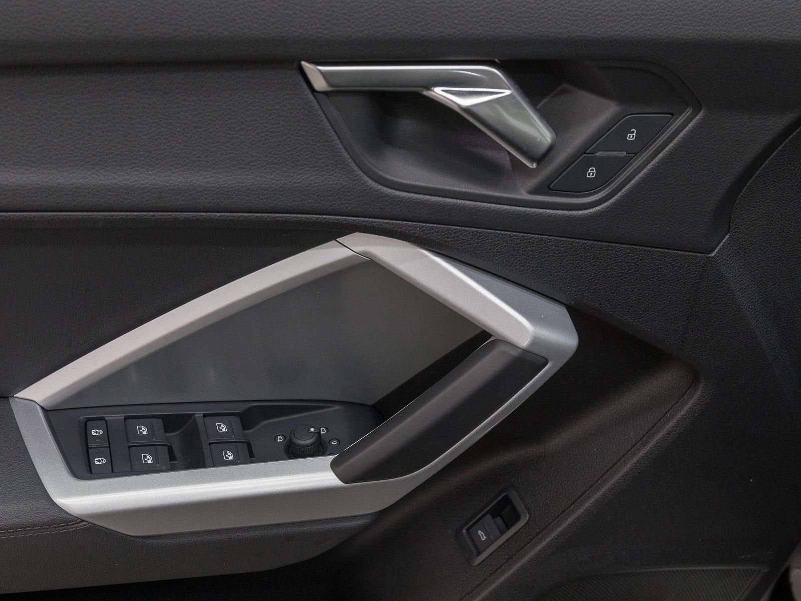 Audi Q3 35 TDI Q S LINE - Samsaru's Car Outlet