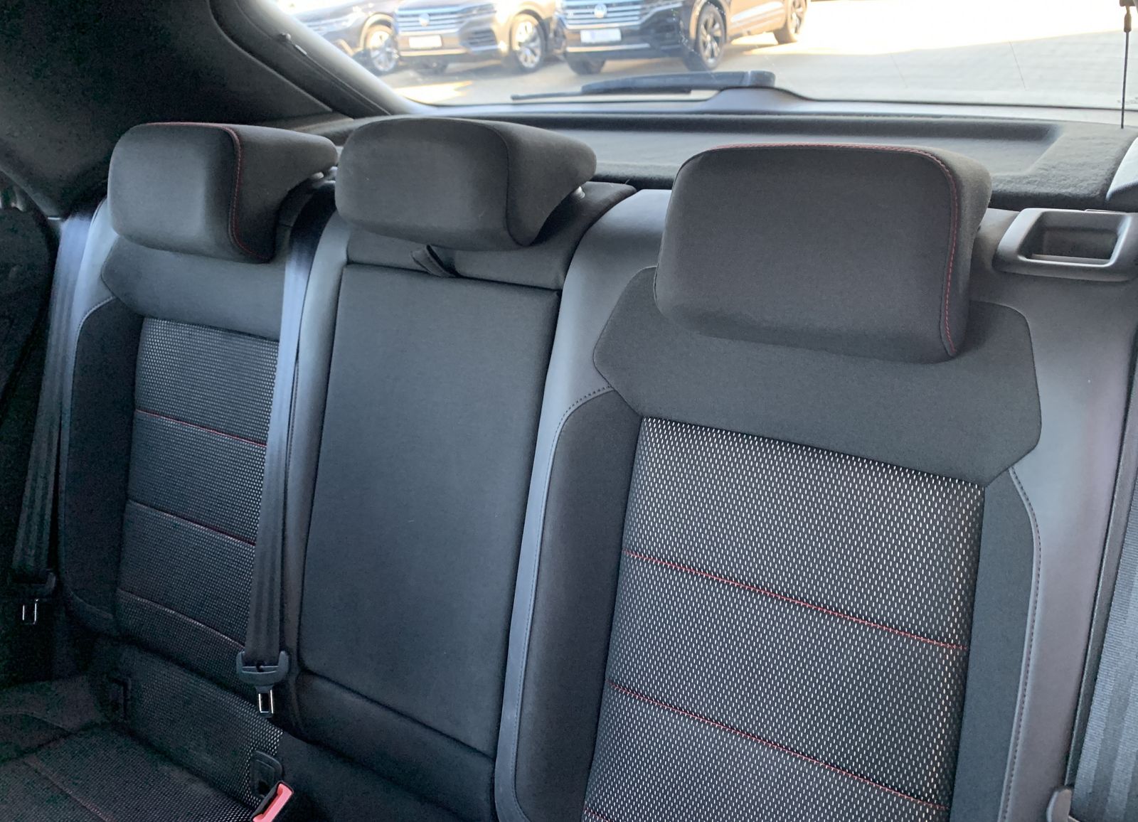 Volkswagen T-Roc 1.5 TSI Sport - Samsaru's Car Outlet