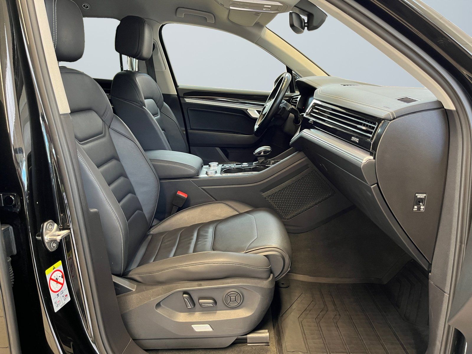 Volkswagen Touareg Elegance 3.0 V6 TDI DSG 4Motion LEDER AH
