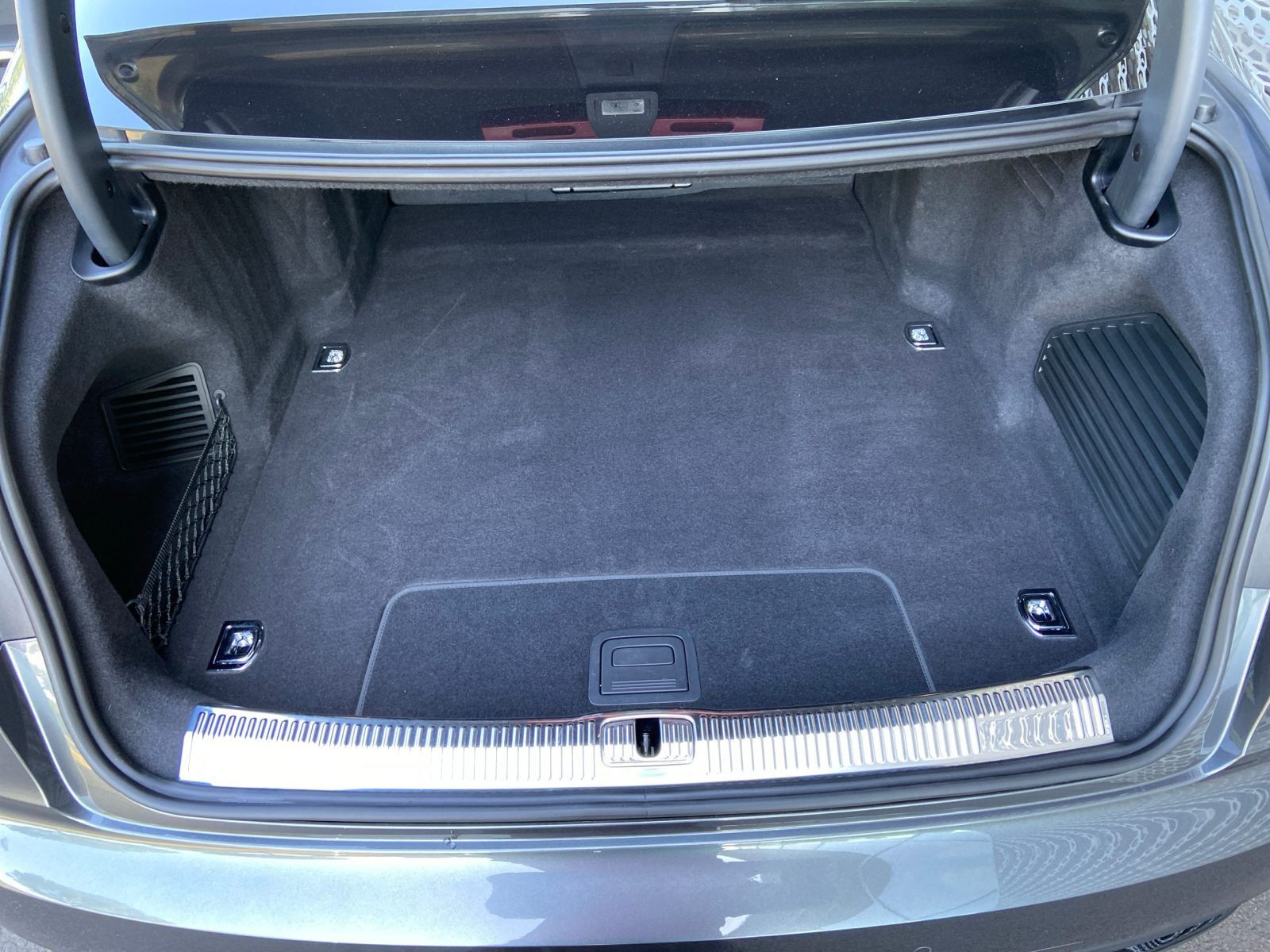 Audi A8 60 TFSIe quattro - Samsaru's Car Outlet