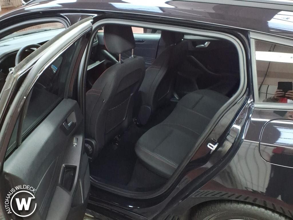 Ford Focus Combi 1.0EcoBoost ST-Line Navi ACC LED AHK