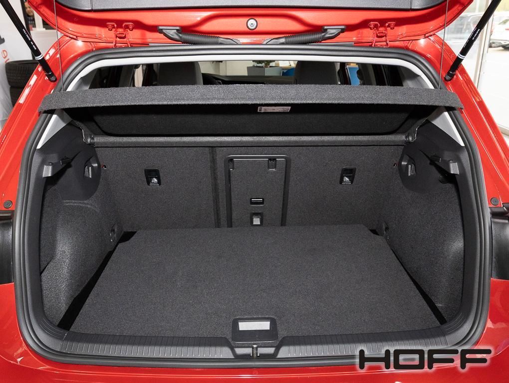 Volkswagen Golf VIII Style 1.5 eTSI DSG - Samsaru's Car Outlet