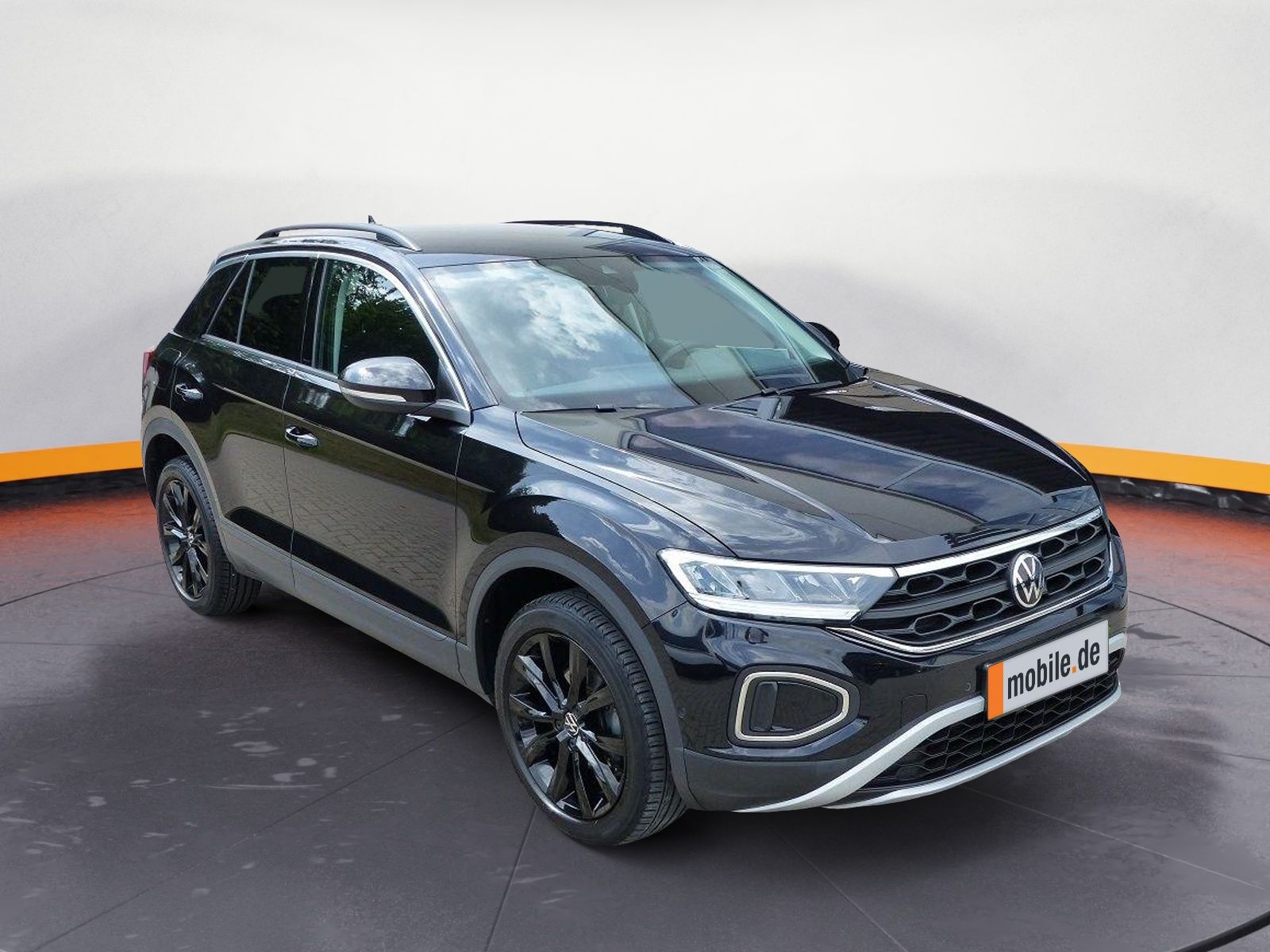 Volkswagen T-Roc 1.5 TSI DSG Life - Samsaru's Car Outlet