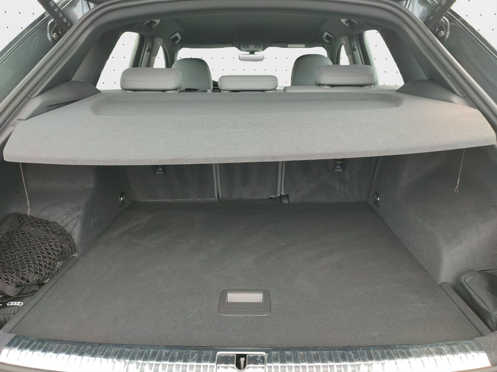 Audi Q3 45 2.0 TFSI quattro S-line - Samsaru's Car Outlet