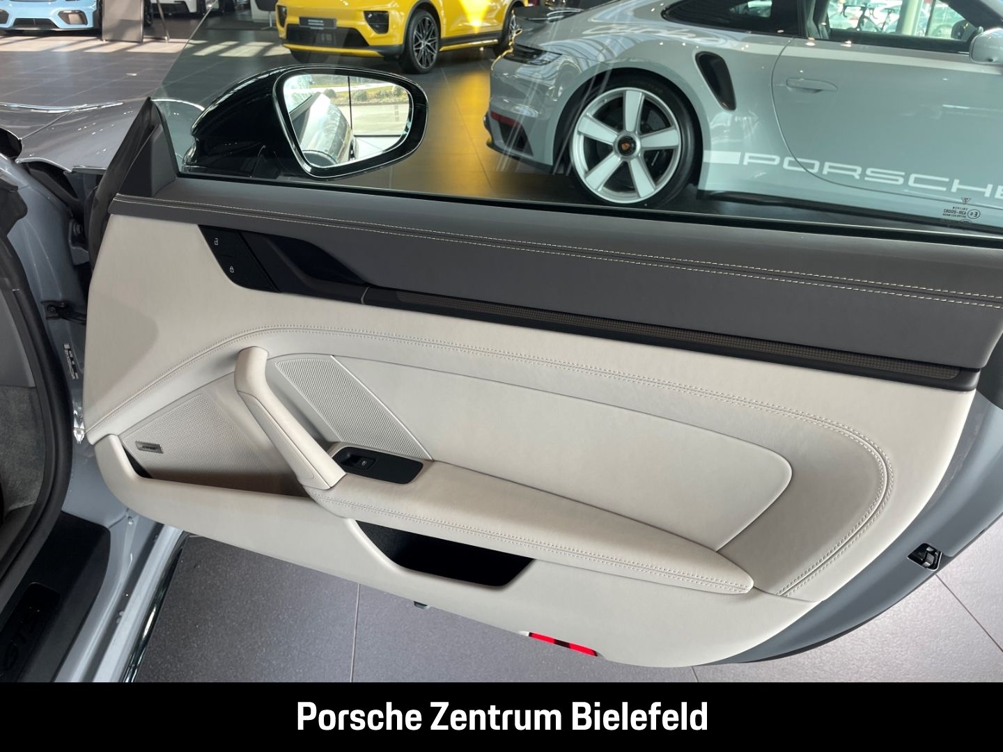 Porsche 992 911 Carrera 4 GTS Cabriolet Sportabgasanlage