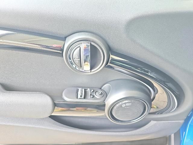 MINI Cooper S - Samsaru's Car Outlet