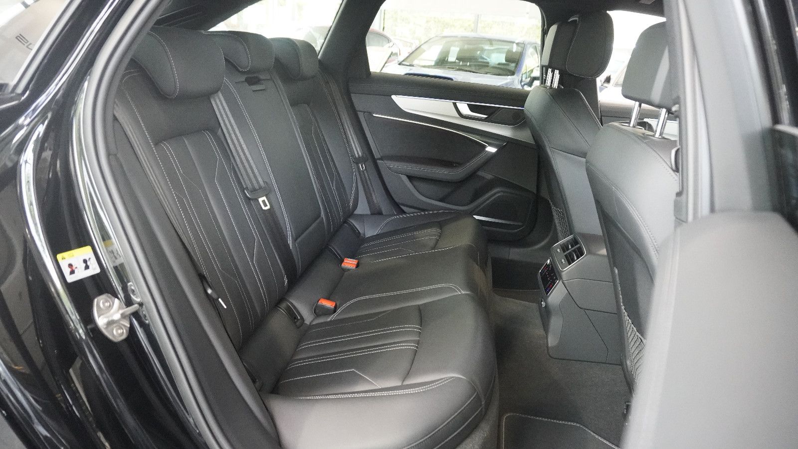 Audi A6 Avant 55 TFSI quattro - Samsaru's Car Outlet