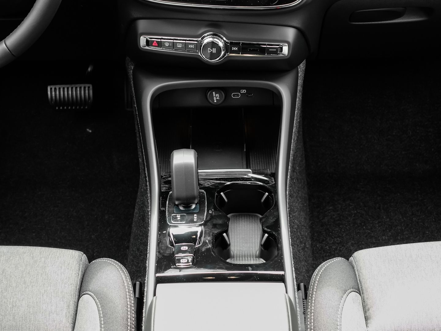 Volvo XC40 B3 Benzin Plus Dark - Samsaru's Car Outlet