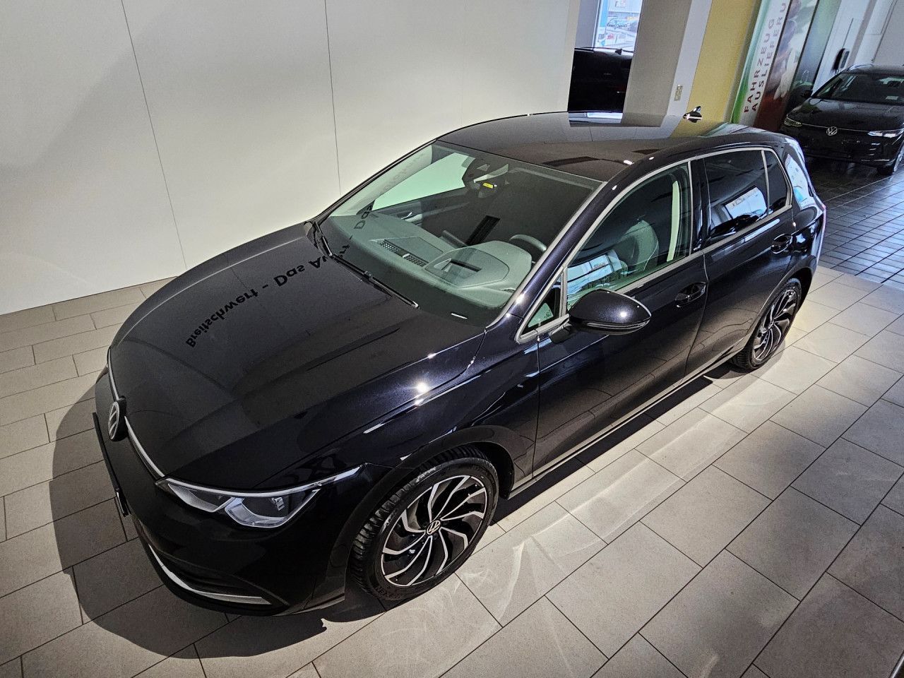 Volkswagen Golf 1.5 TSI Move DSG - Samsaru's Car Outlet