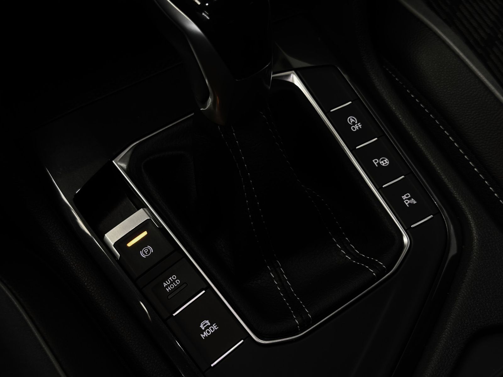 Volkswagen Tiguan R-Line - Samsaru's Car Outlet
