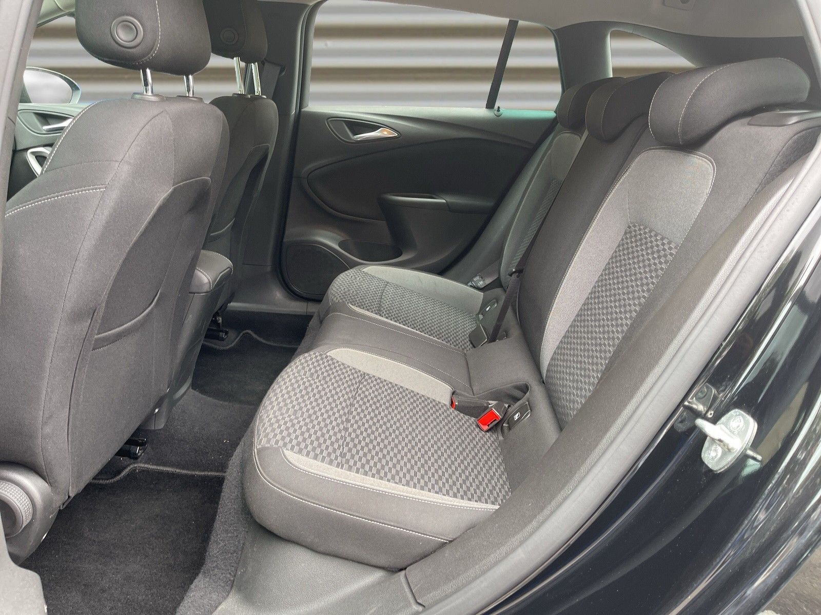 Opel Astra 1.5 CDTI - Samsaru's Car Outlet