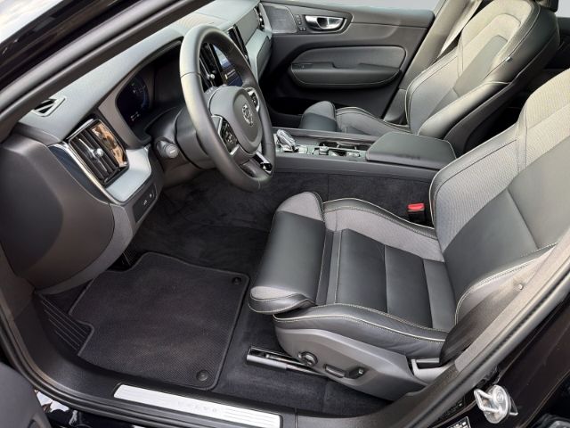 Volvo XC60 Plus Black T8 Recharge AHK elektr. Harman &