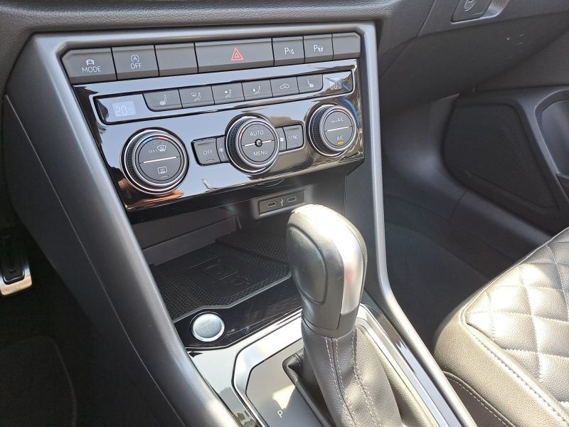 Volkswagen T-Roc 1.5 TSI DSG R-Line - Samsaru's Car Outlet