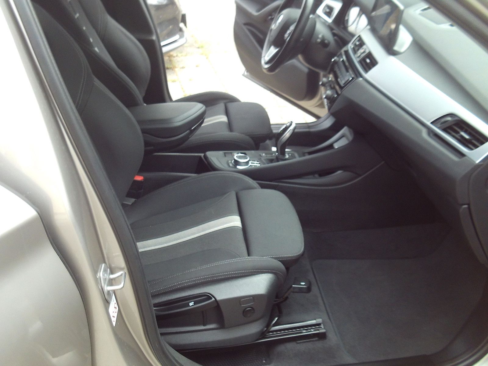 BMW X1 xDrive 25 d Advantage - Samsaru's Car Outlet